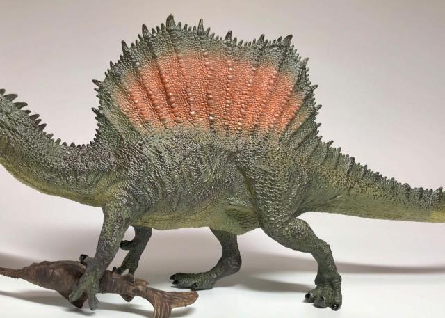 PNSOスピノサウルス・エッシェンのコピー品のレビュー