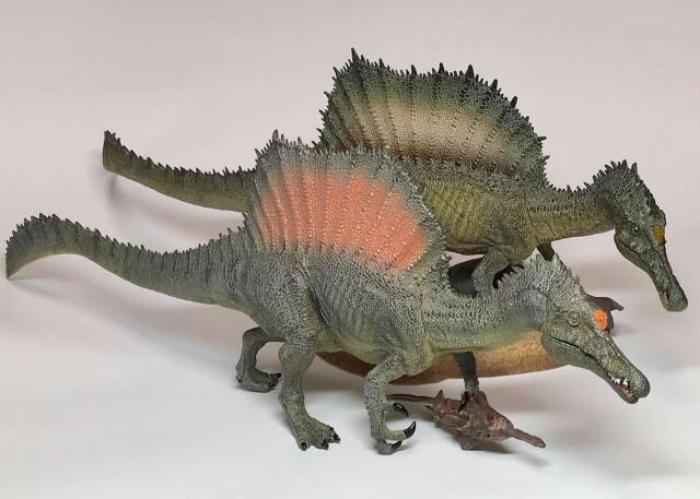 PNSOスピノサウルス・エッシェンのコピー品のレビュー